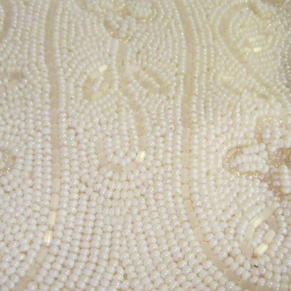 Broadway Exclusive White Sequined Floral Beaded Handbag MOP On Brass Frame - Picture 8 of 15